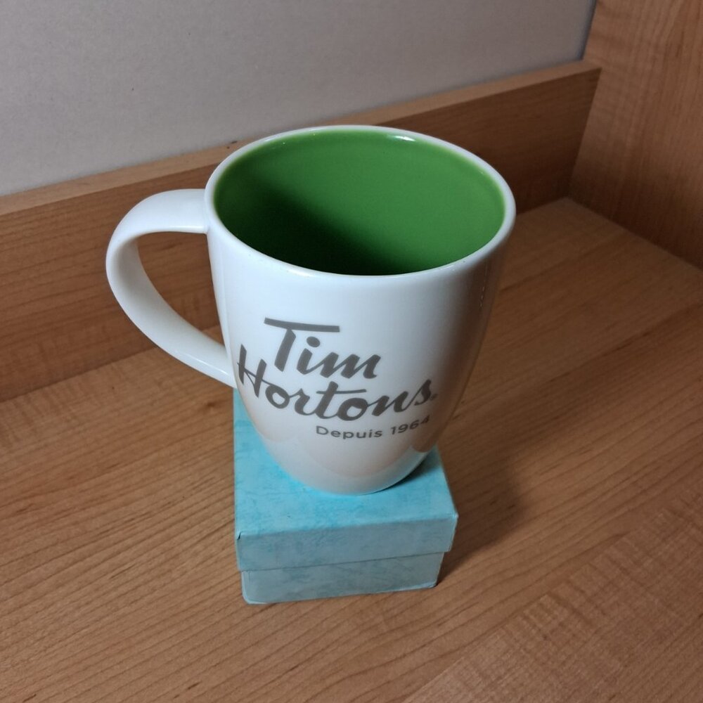 TIM HORTONS 16 OZ. LIMITED EDITION CERAMIC COFFEE MUG (Green inside) 2014